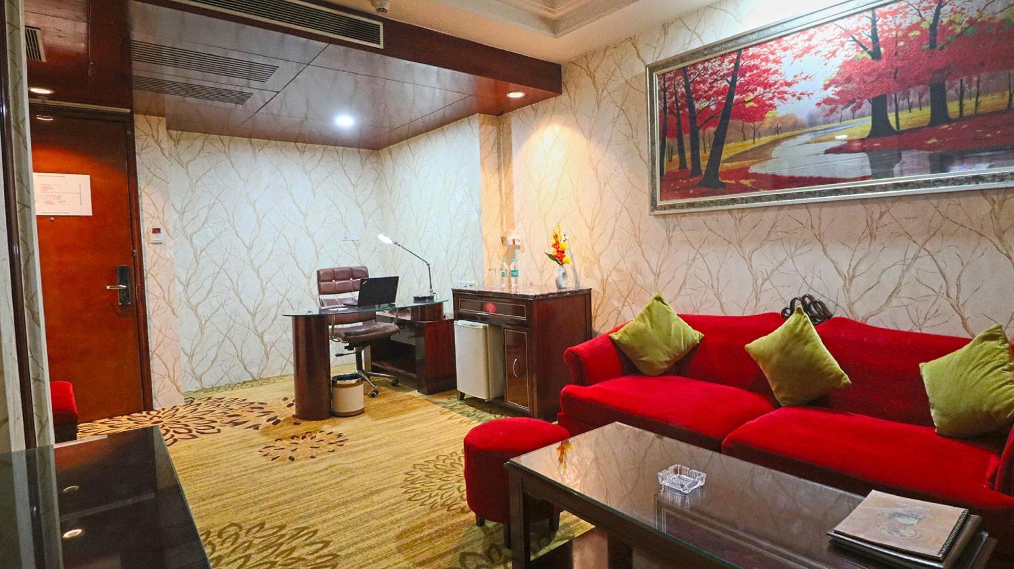 Skycity Hotel Гургаон Екстериор снимка