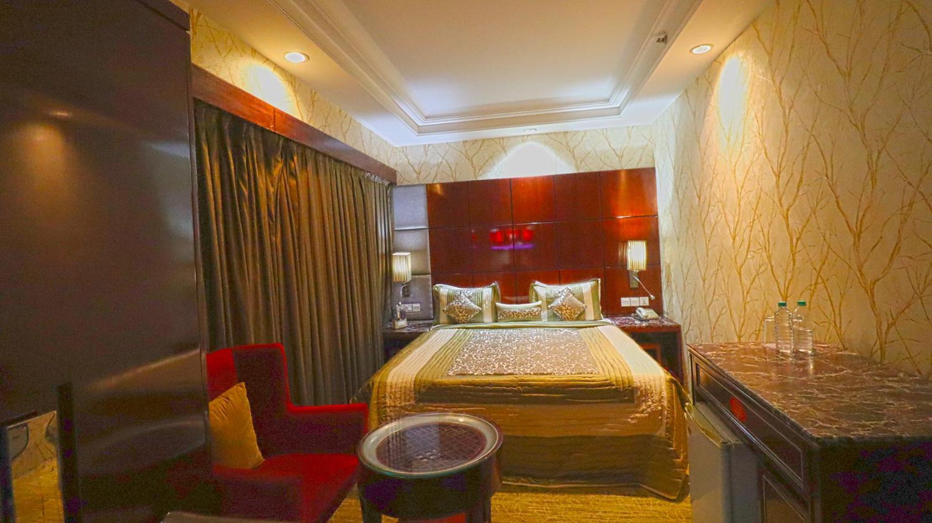 Skycity Hotel Гургаон Екстериор снимка