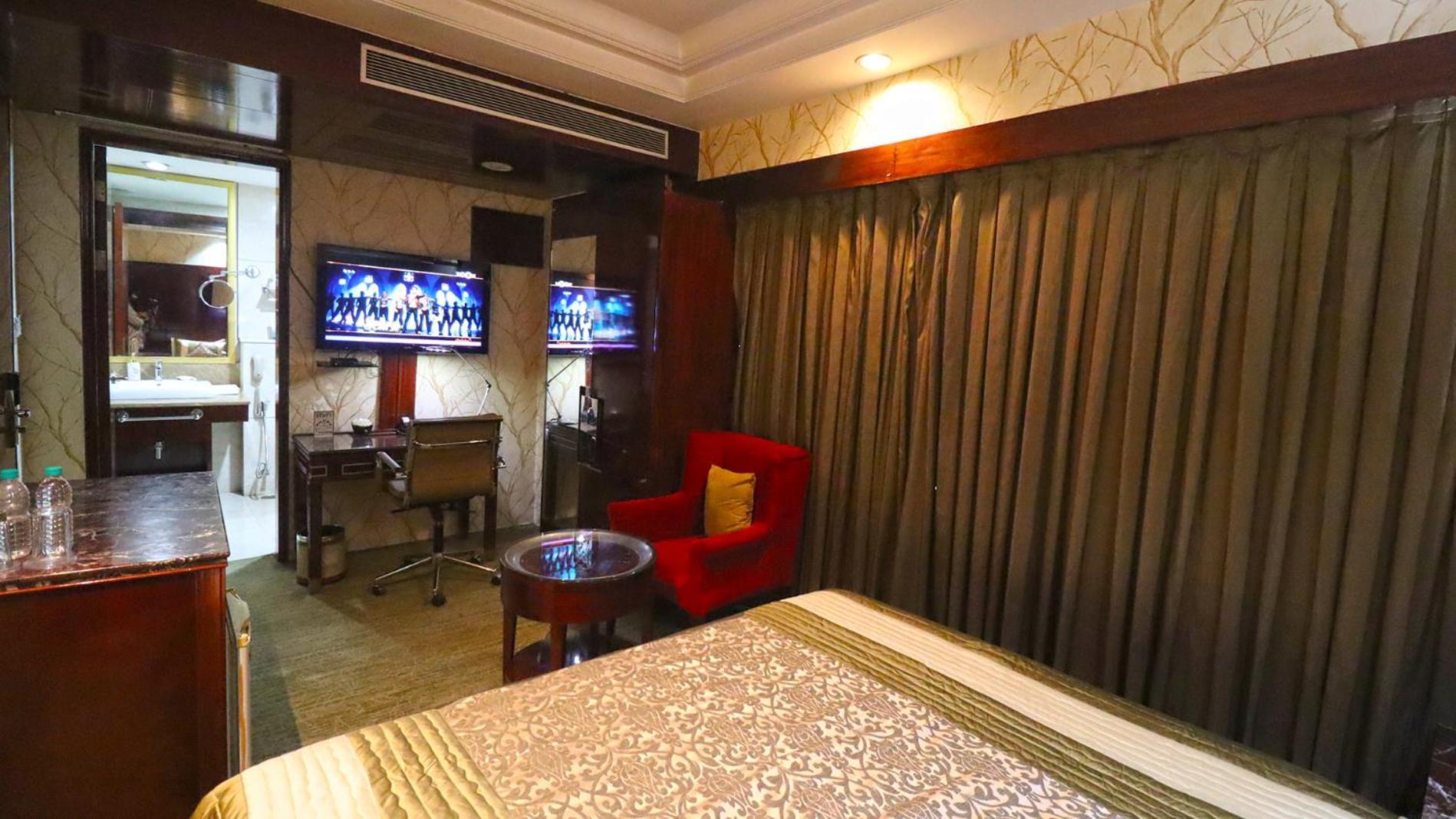 Skycity Hotel Гургаон Екстериор снимка