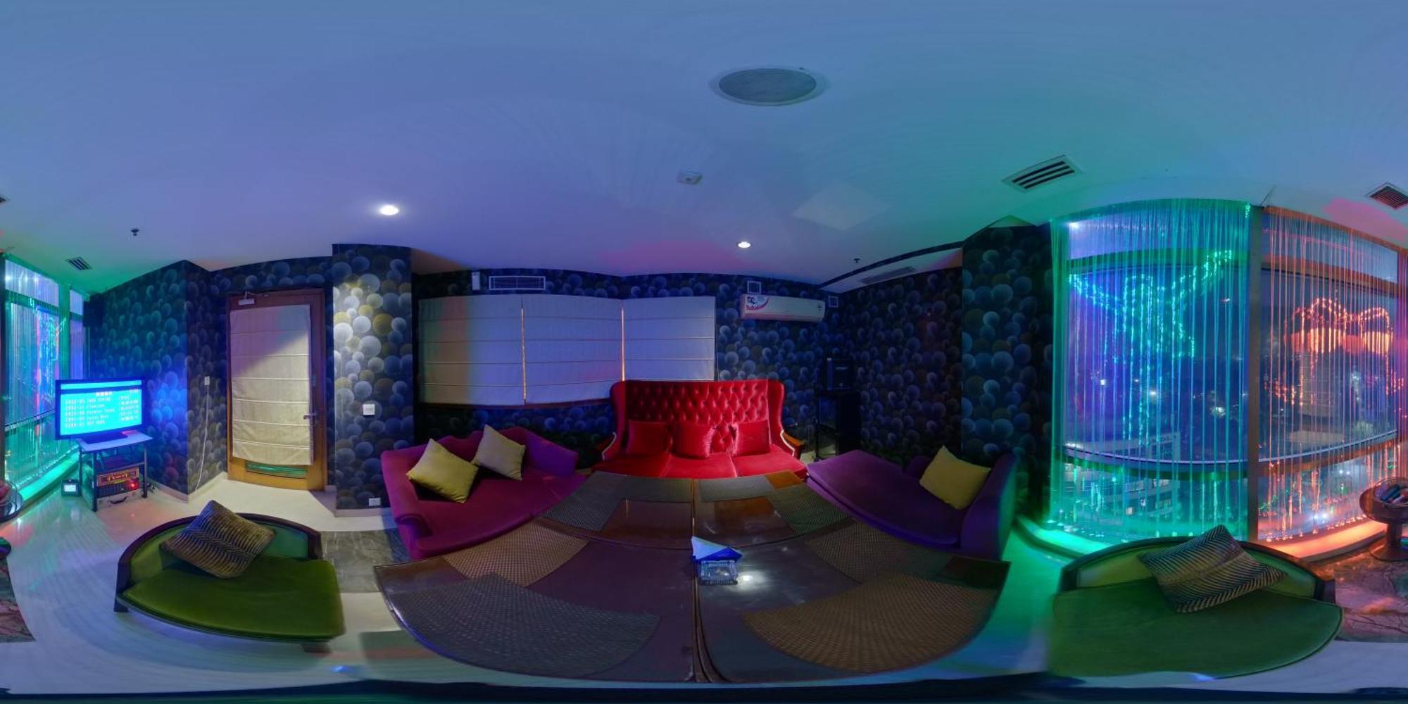 Skycity Hotel Гургаон Екстериор снимка
