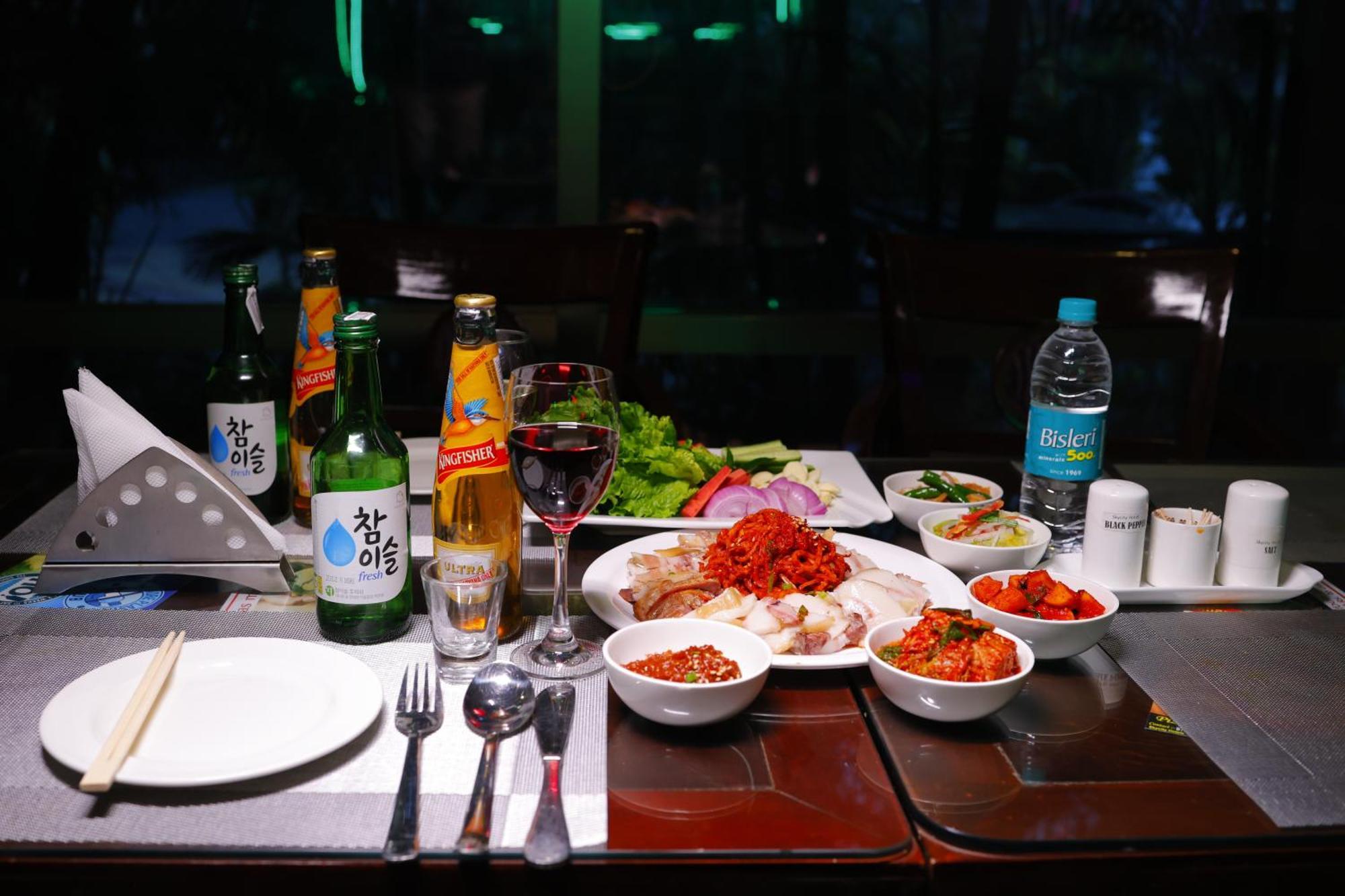 Skycity Hotel Гургаон Екстериор снимка